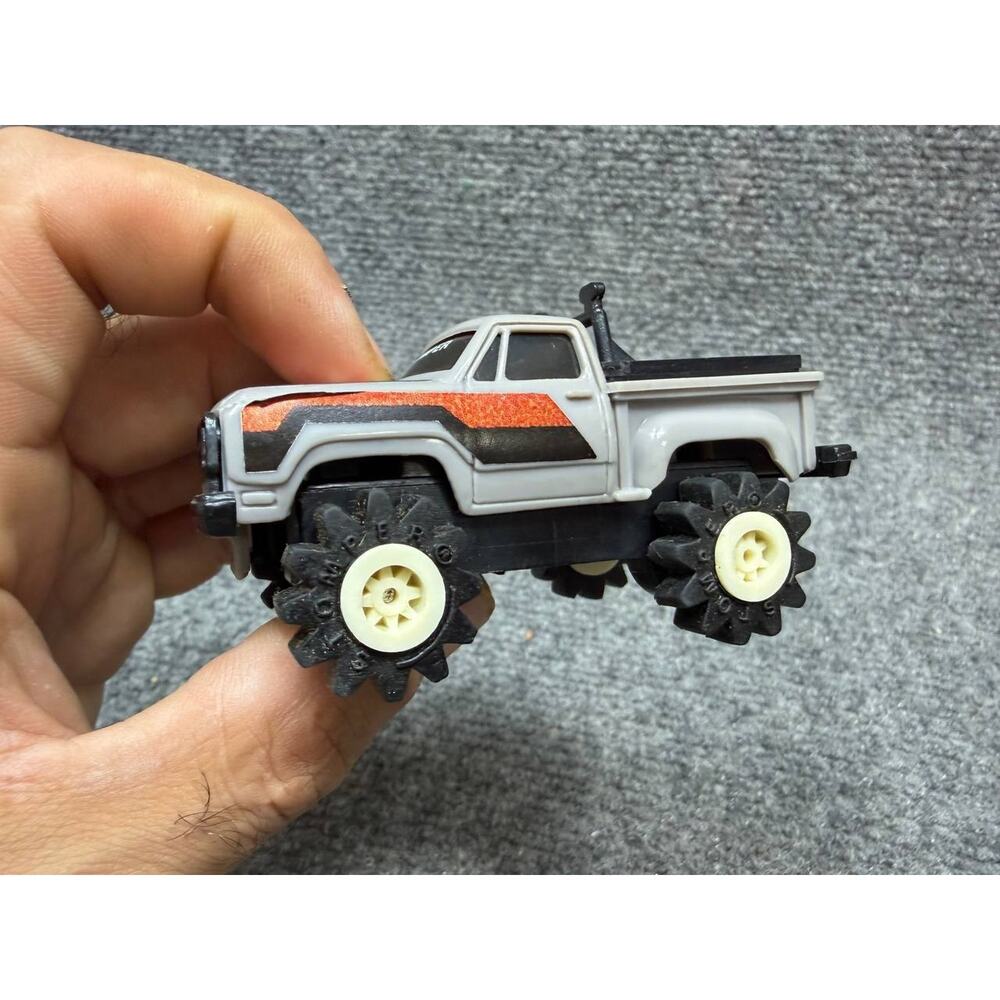 Vintage Stomper 4x4S Truck Schaper Taiwan Off Road Toy No Work - Picture 7 of 10